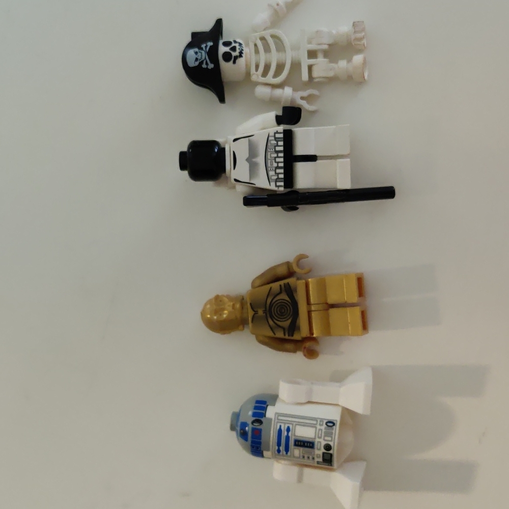 Star wars and pirates lego set of 4